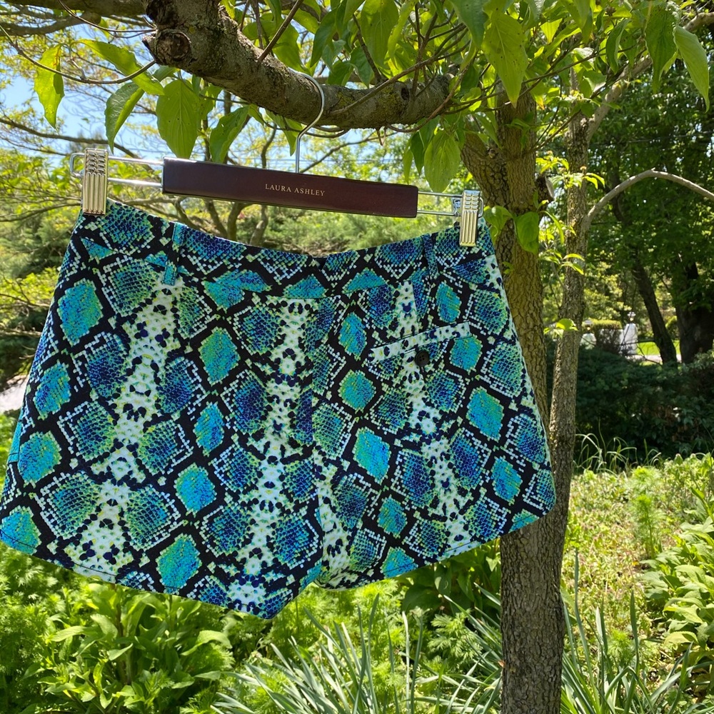 BCBG python print shorts - Picture 2 of 3